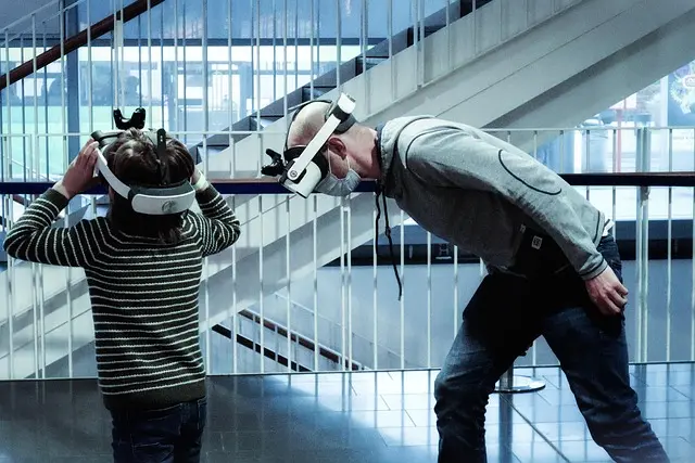 Augmented & Virtual Reality
